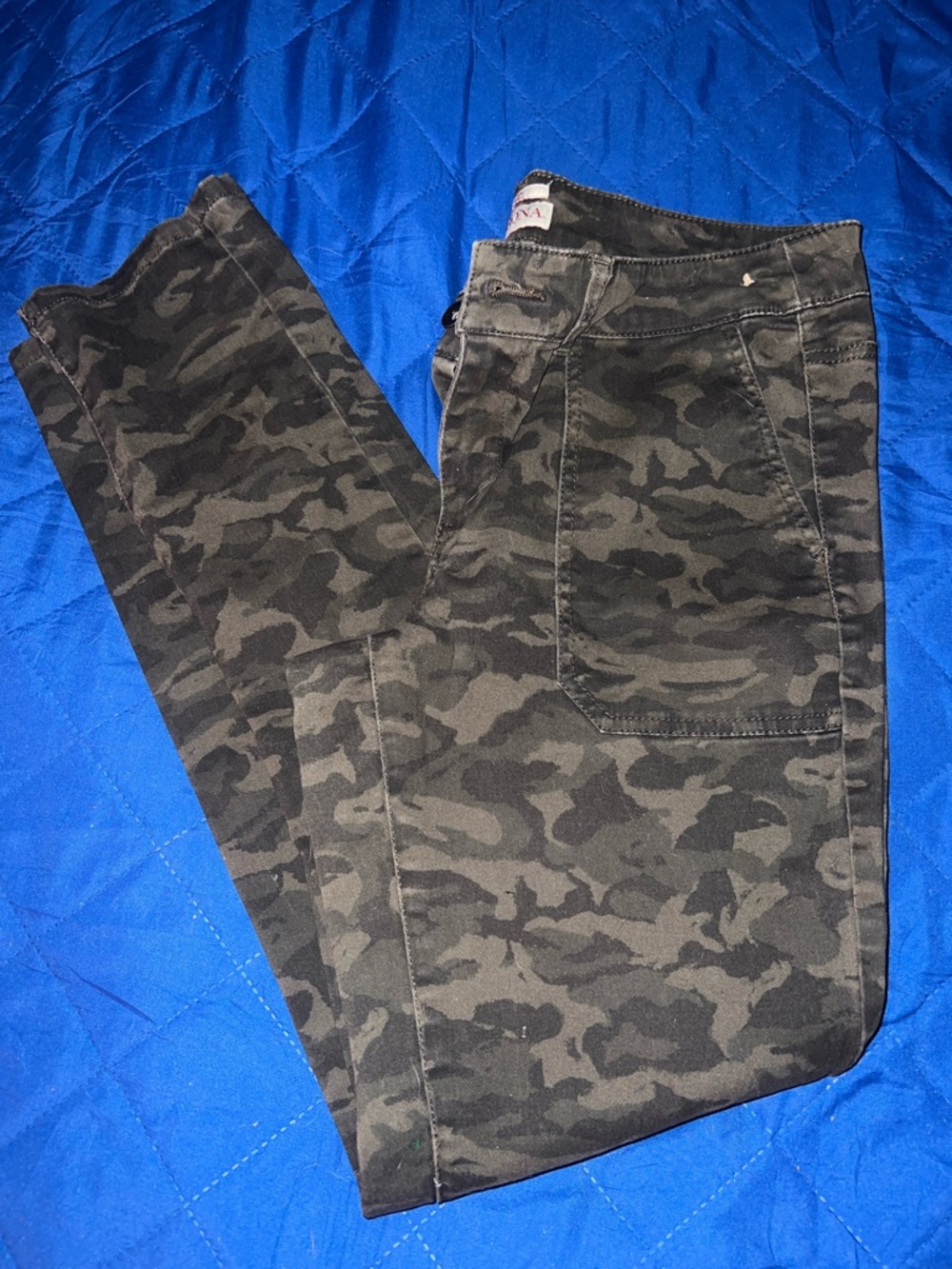 Merona women’s green black Camo Cargo Pants size 10 skinny stretch
